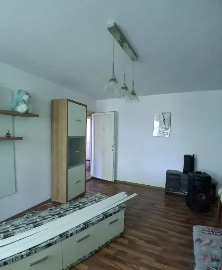 Drumul Taberei, Piata Moghioros,